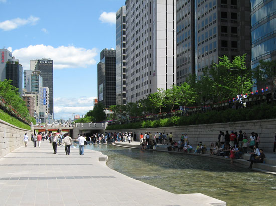 cheonggyecheon-straight.jpg